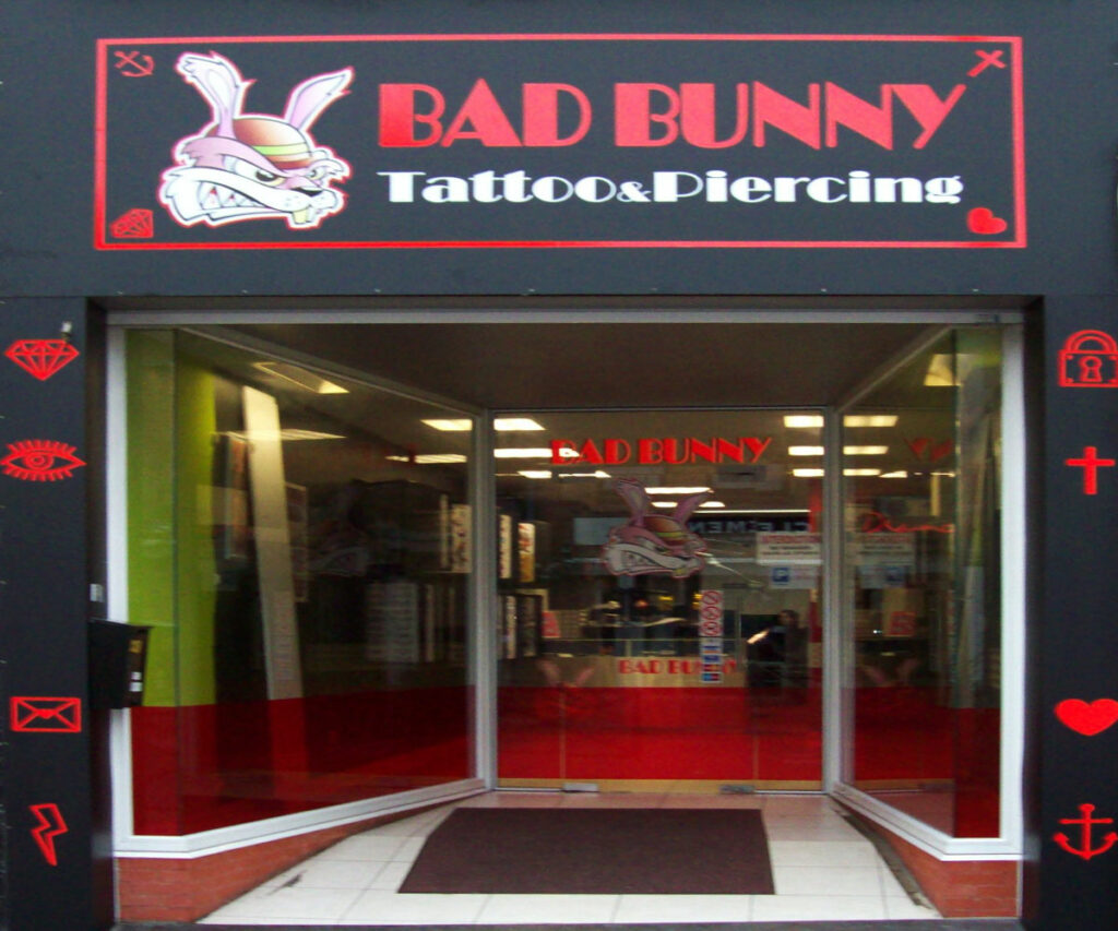 ENSEIGNE DIBOND + VITROPHANIE CRISTAL à MENEN