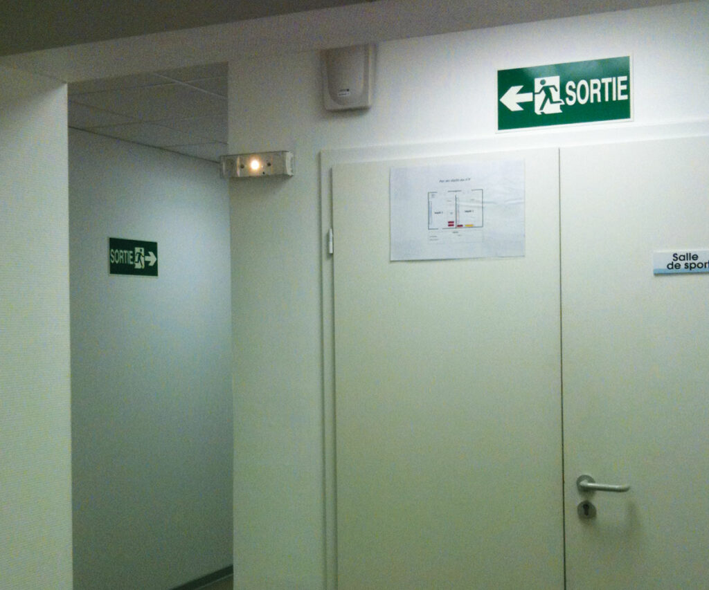 SIGNALETIQUE-EVACUATION-PANNEAUX-HAUT-DE-FRANCE